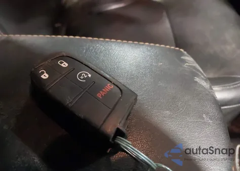 2018 Jeep Compass Limited 4X4 z USA, uszkodzony, nr VIN 3C4NJDCBXJT150970